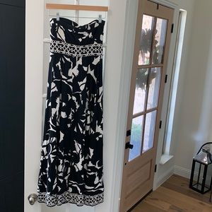 White House Black Market strapless black and white dress size small